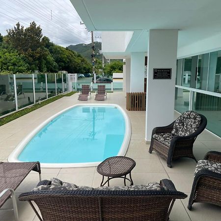 Lindo Apartamento Praia De Palmas Apartment Governador Celso Ramos Exterior photo